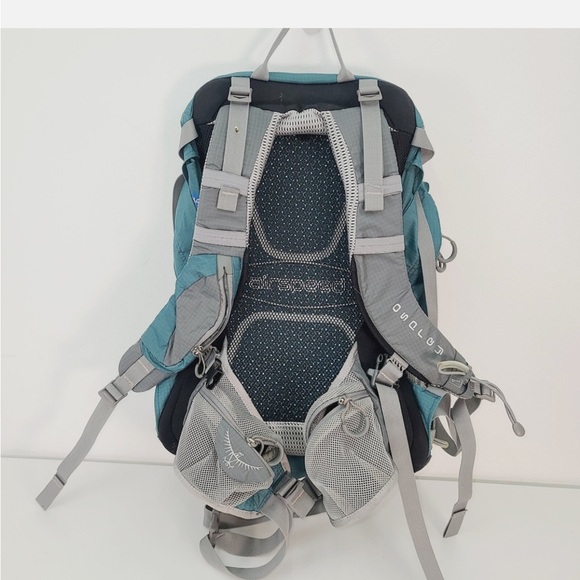 Osprey Sirrus 24 Hiking Backpack - Picture 2 of 5